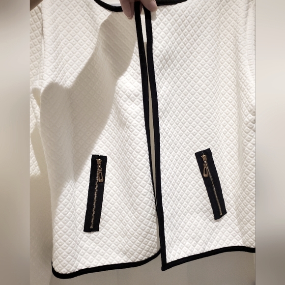 White blazer jacket with zipper details - Picture 2 of 8